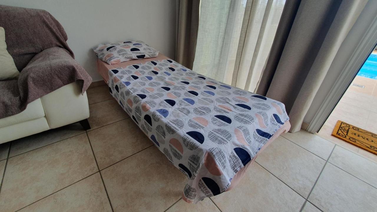 Peaceful Apartment With Double Bed - Oak Breeze Pafos Exterior foto